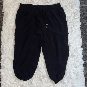 Women’s Light Weighted Capris